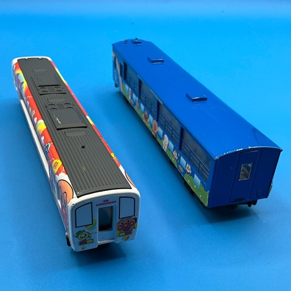 A Lot Of 2 Vintage AGATSUMA DIAPET Dosan Line RED And Blue 2012 ANPANMAN Trains - Picture 4 of 8